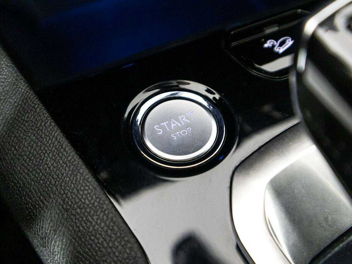 Peugeot 3008 2018 года с пробегом. Фото: #18