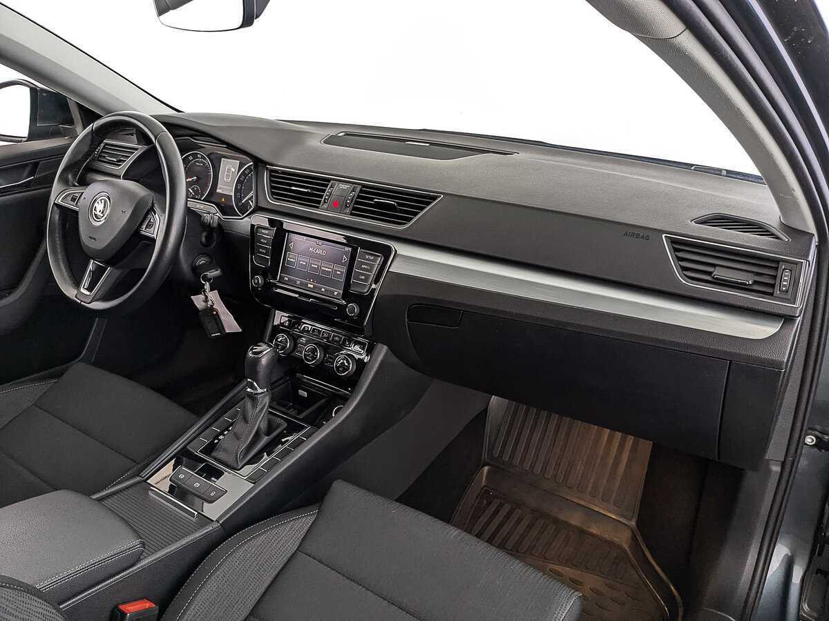 Skoda Superb 2018 года с пробегом. Фото: #12
