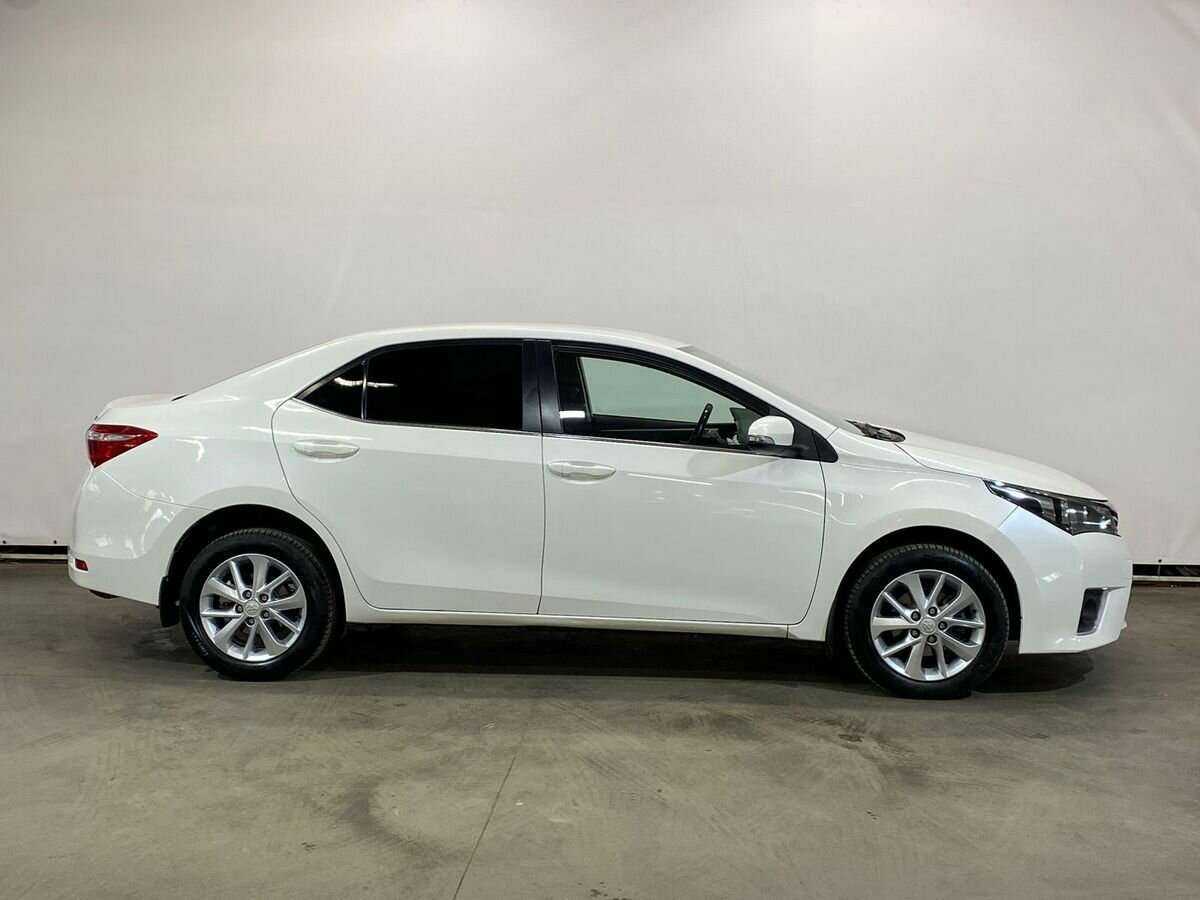 Toyota Corolla 2014 года с пробегом. Фото: #3