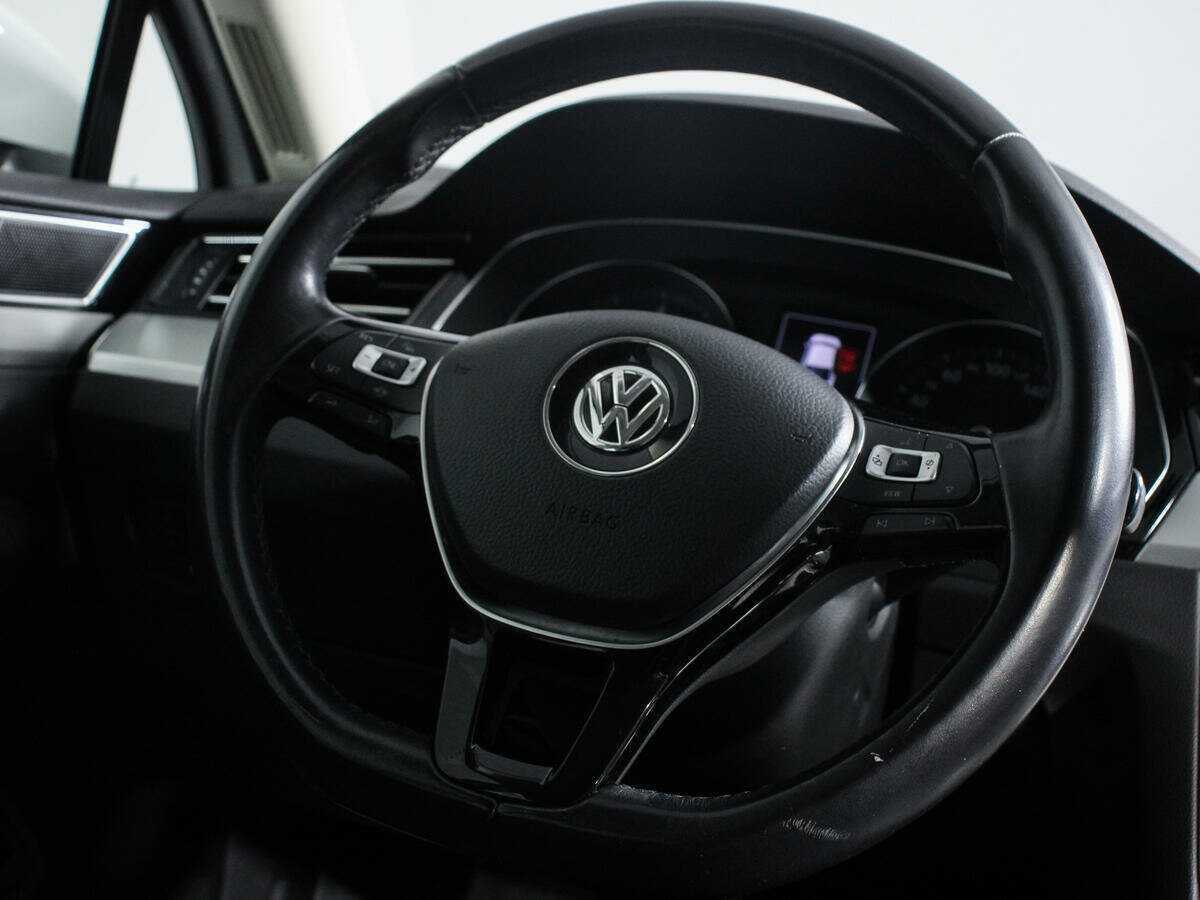 Volkswagen Passat 2018 года с пробегом. Фото: #18