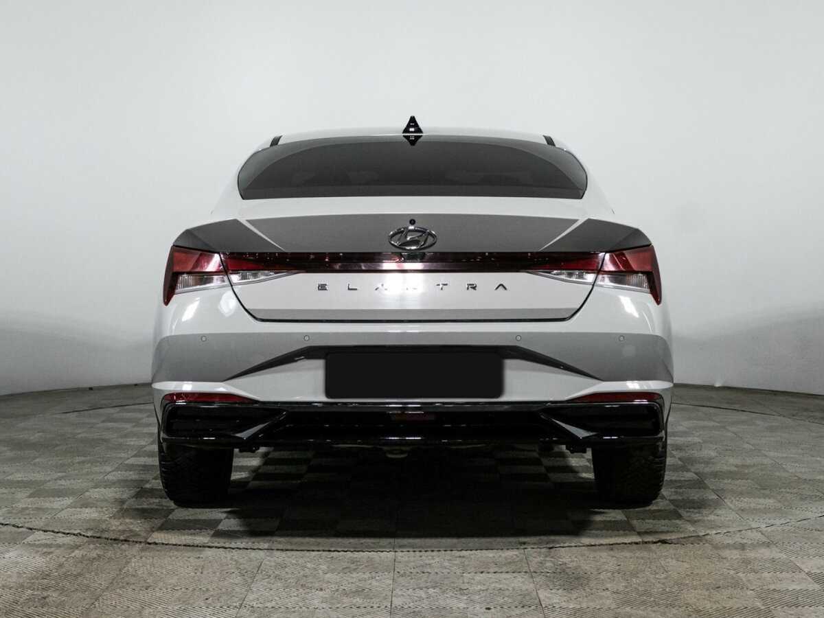 Hyundai Elantra 2021 года с пробегом. Фото: #5