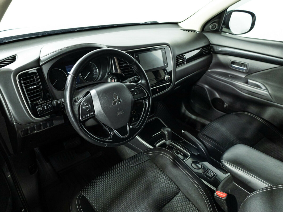 Mitsubishi Outlander 2020 года с пробегом. Фото: #9