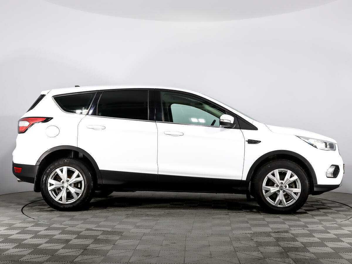 Ford Kuga 2018 года с пробегом. Фото: #3