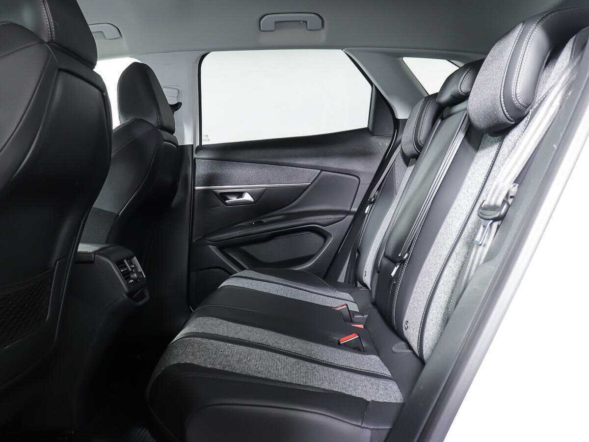 Peugeot 3008 2017 года с пробегом. Фото: #9