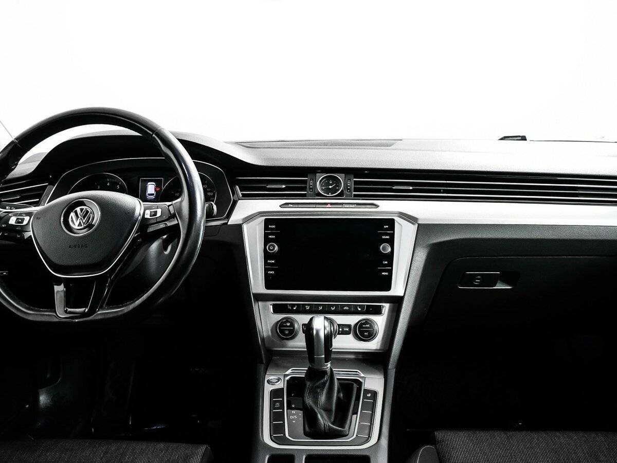 Volkswagen Passat 2018 года с пробегом. Фото: #10