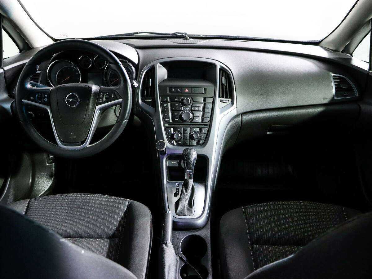 Opel Astra 2014 года с пробегом. Фото: #9