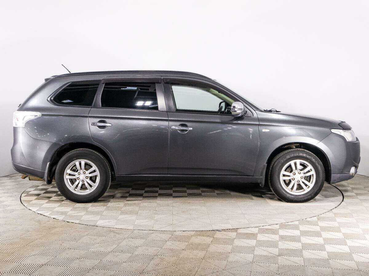 Mitsubishi Outlander 2013 года с пробегом. Фото: #3