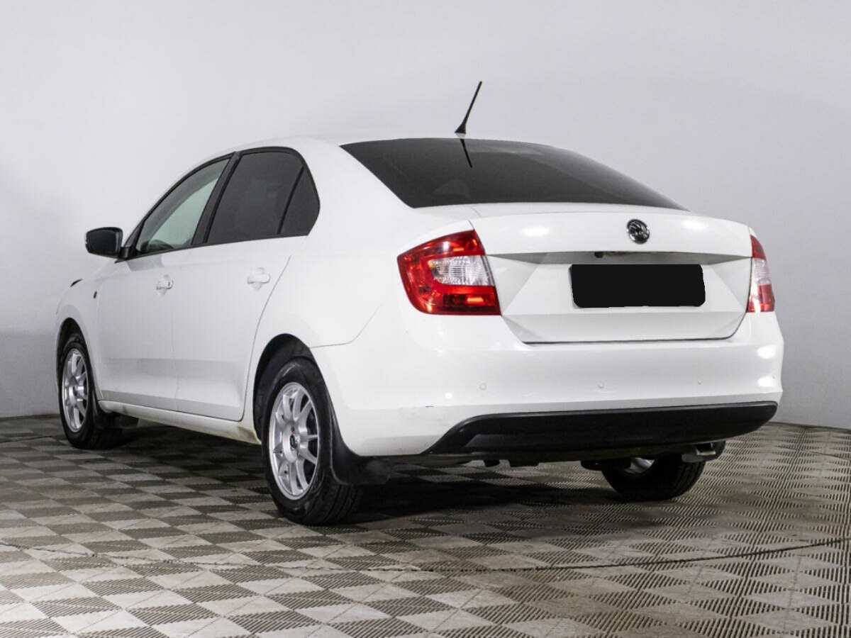 Skoda Rapid 2014 года с пробегом. Фото: #6