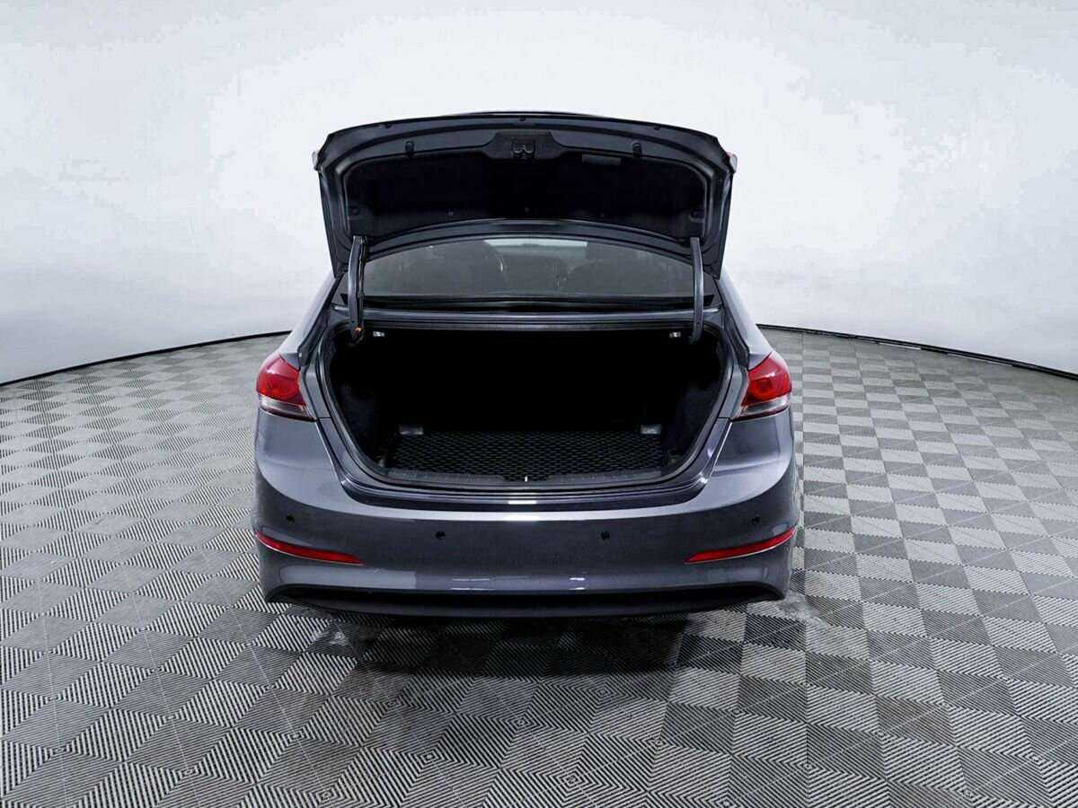 Hyundai Elantra 2018 года с пробегом. Фото: #9