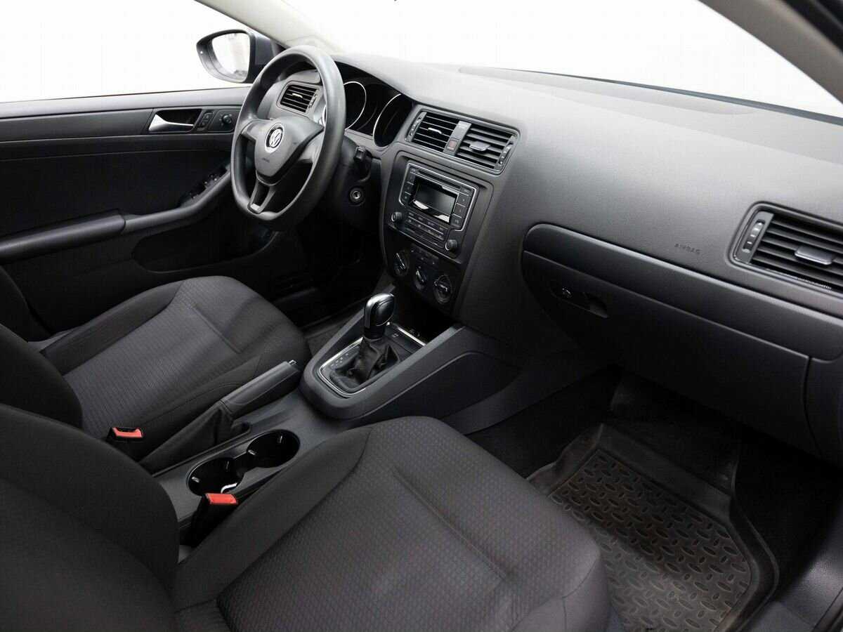 Volkswagen Jetta 2015 года с пробегом. Фото: #9