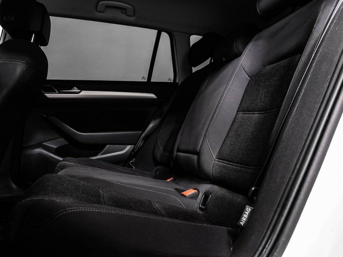 Volkswagen Passat 2018 года с пробегом. Фото: #12
