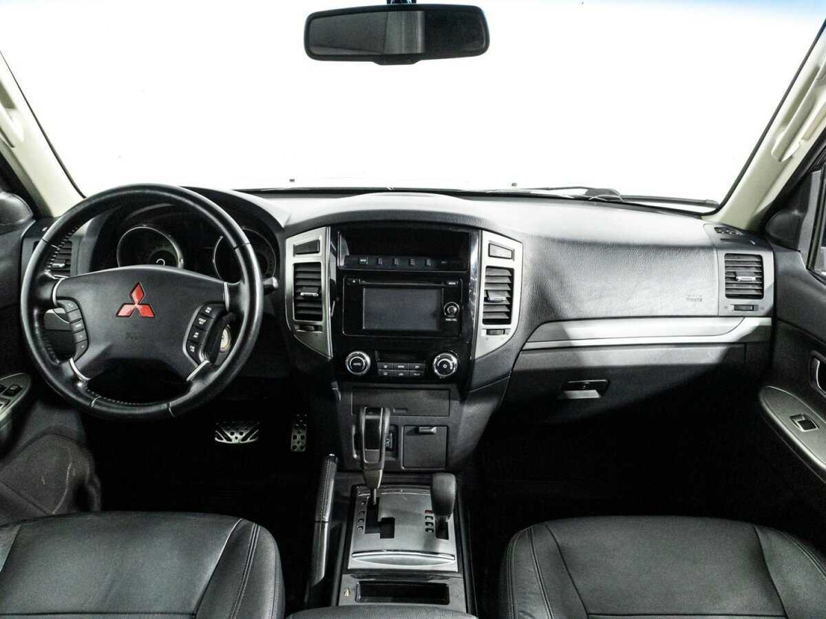 Mitsubishi Pajero 2015 года с пробегом. Фото: #10