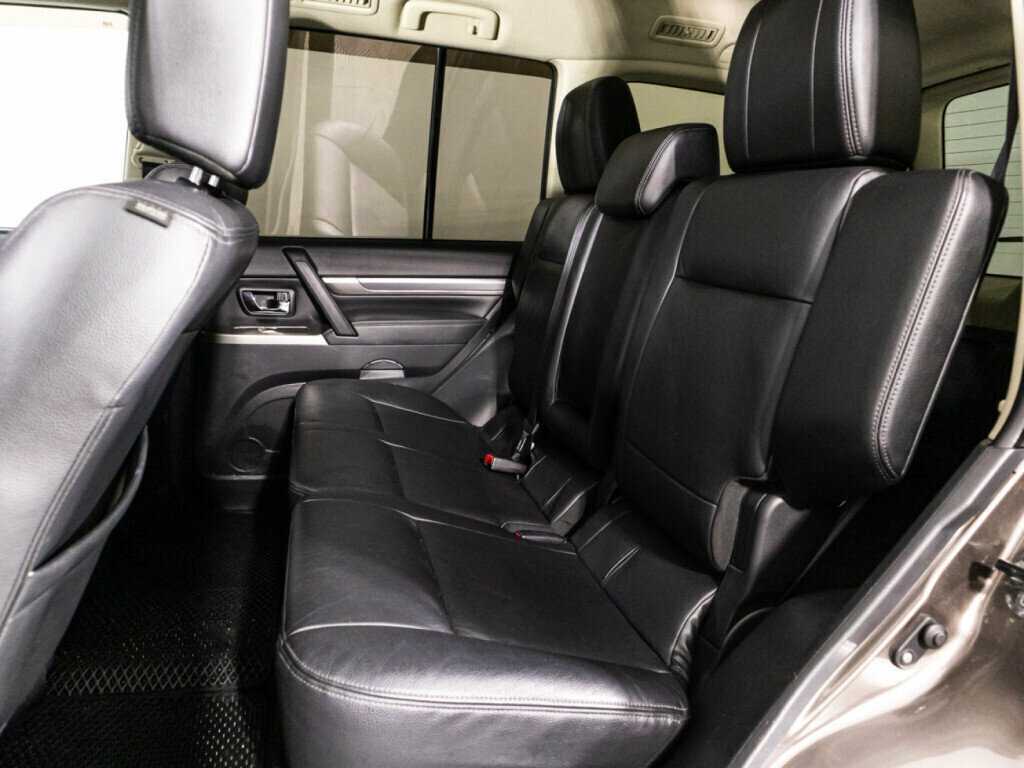 Mitsubishi Pajero 2014 года с пробегом. Фото: #9