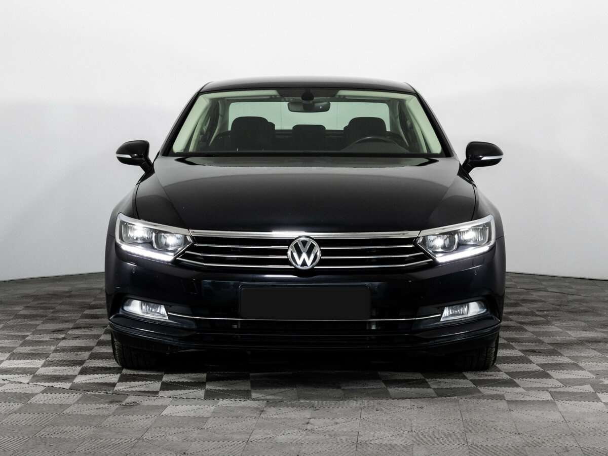 Volkswagen Passat 2018 года с пробегом. Фото: #2
