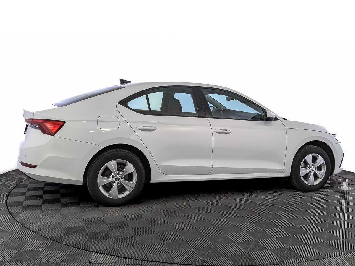 Skoda Octavia 2021 года с пробегом. Фото: #3