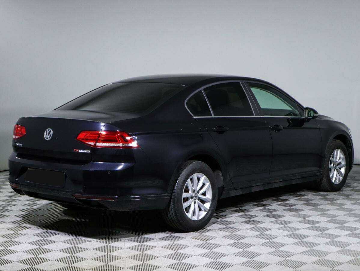 Volkswagen Passat 2015 года с пробегом. Фото: #4
