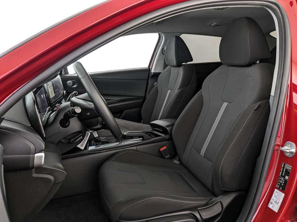 Hyundai Elantra 2021 года с пробегом. Фото: #15