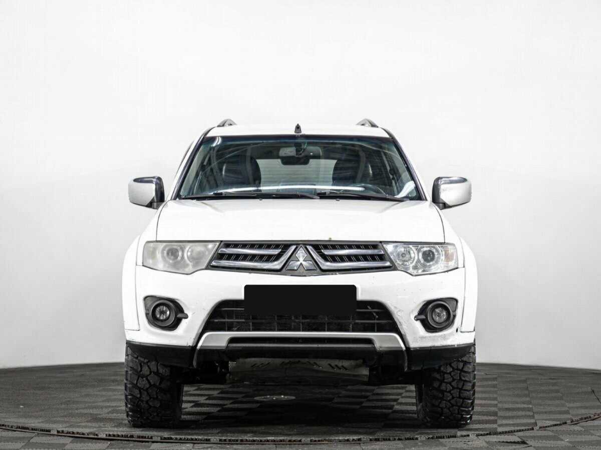 Mitsubishi Pajero Sport 2014 года с пробегом. Фото: #1