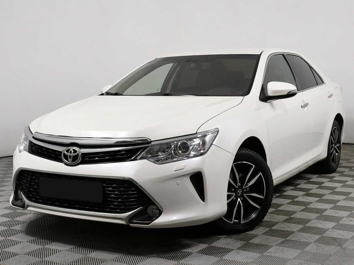 Toyota Camry 2017 года с пробегом. Посмотреть фото