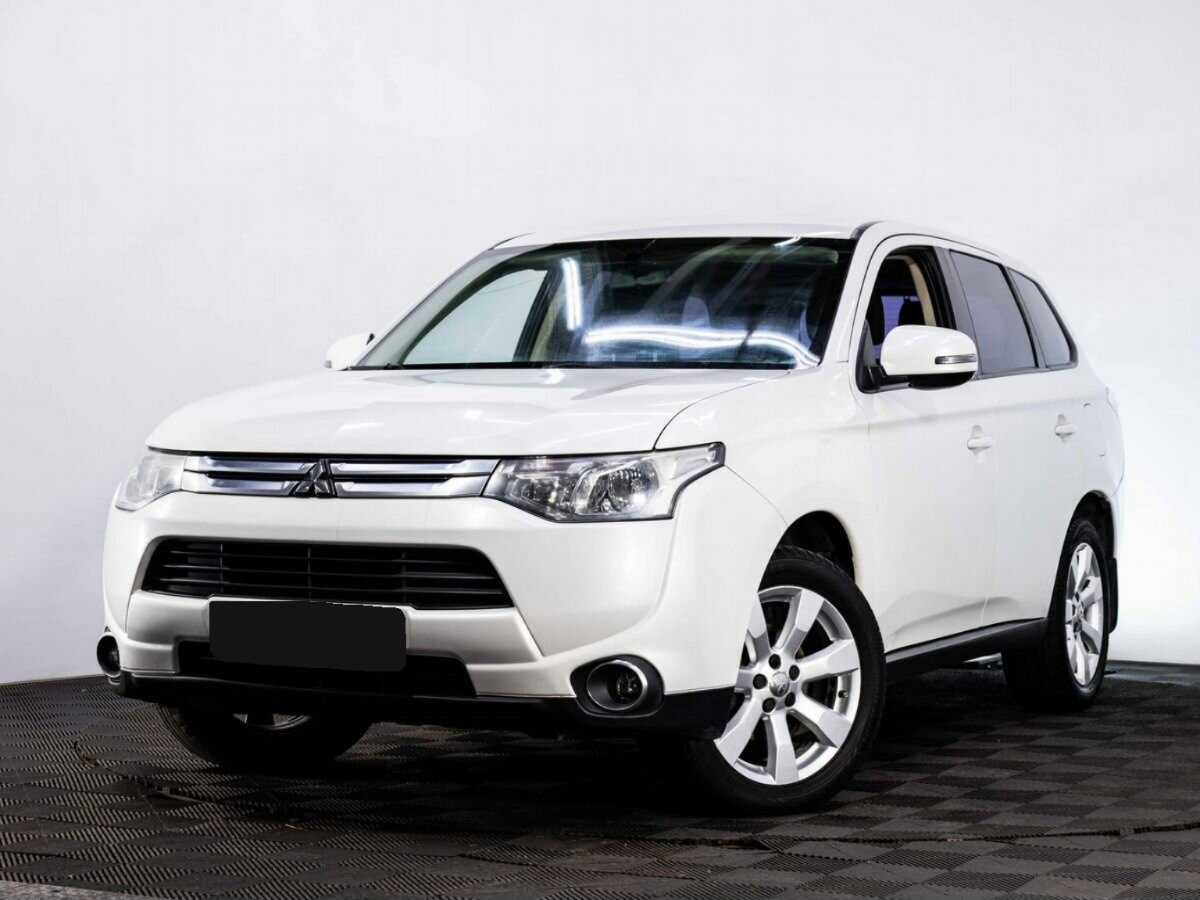 Mitsubishi Outlander 2014 года с пробегом. Посмотреть фото