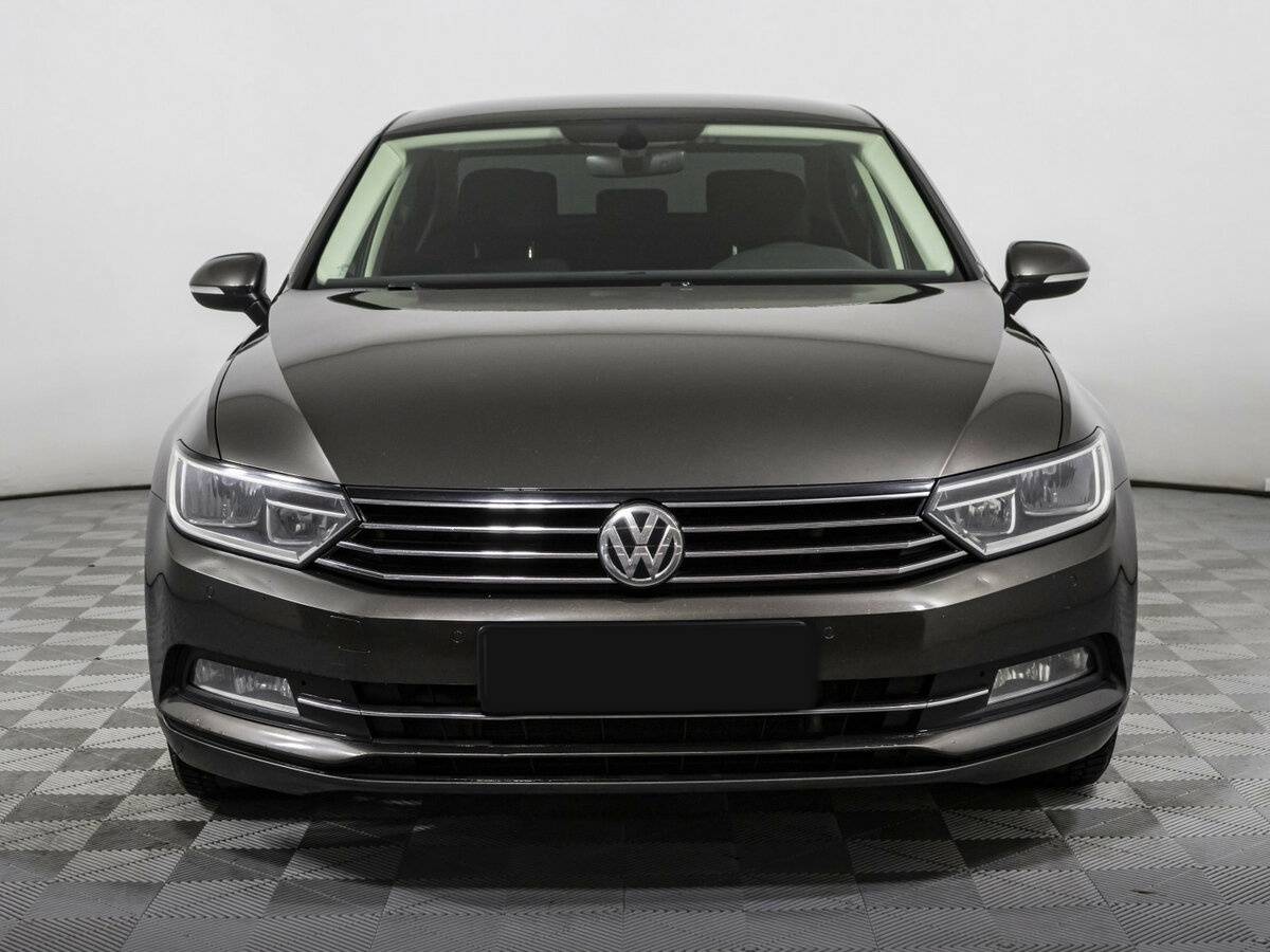 Volkswagen Passat 2017 года с пробегом. Фото: #1