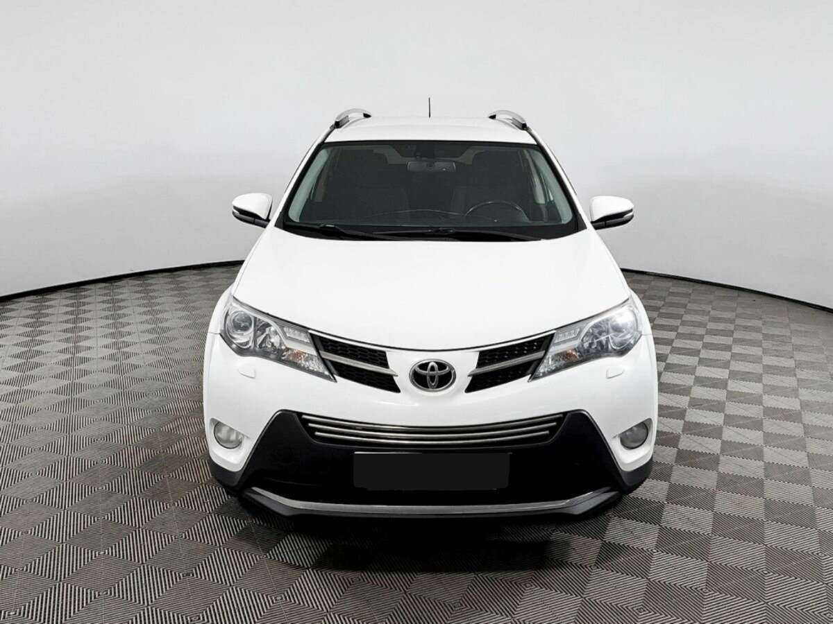 Toyota RAV4 2015 года с пробегом. Фото: #1