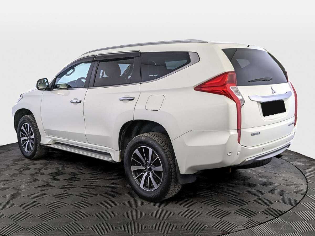Mitsubishi Pajero Sport 2017 года с пробегом. Фото: #6