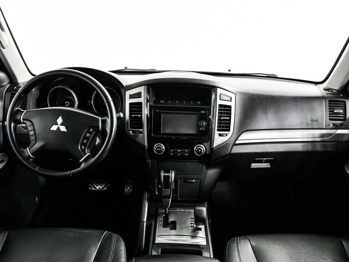Mitsubishi Pajero 2015 года с пробегом. Фото: #10