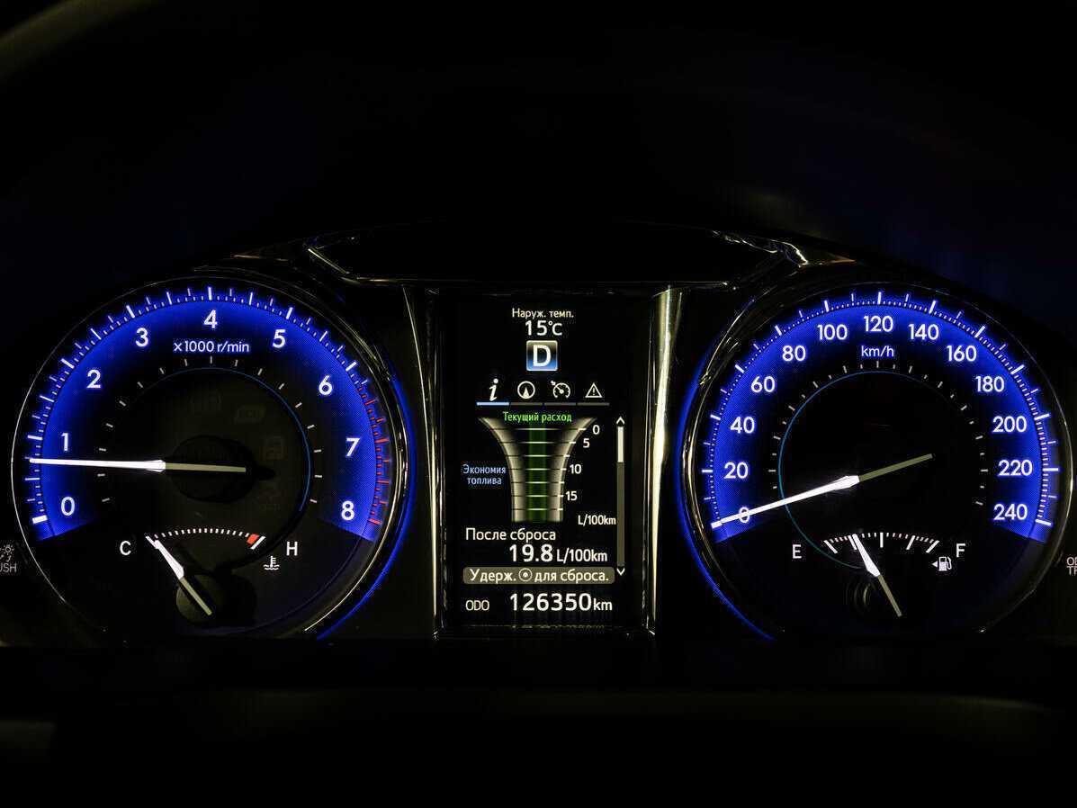 Toyota Camry 2016 года с пробегом. Фото: #16