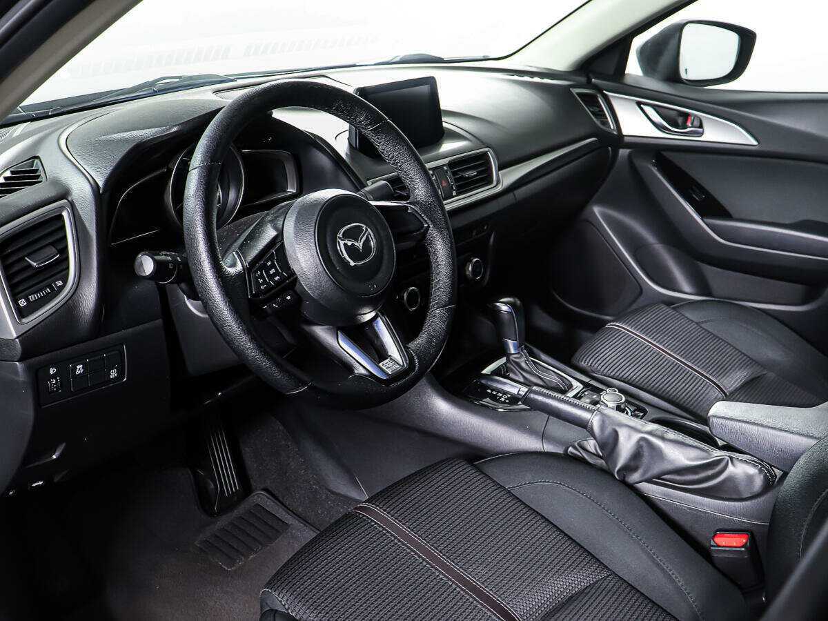 Mazda 3 2017 года с пробегом. Фото: #12