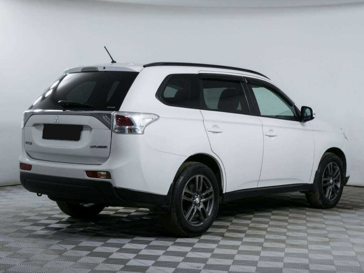 Mitsubishi Outlander 2012 года с пробегом. Фото: #4