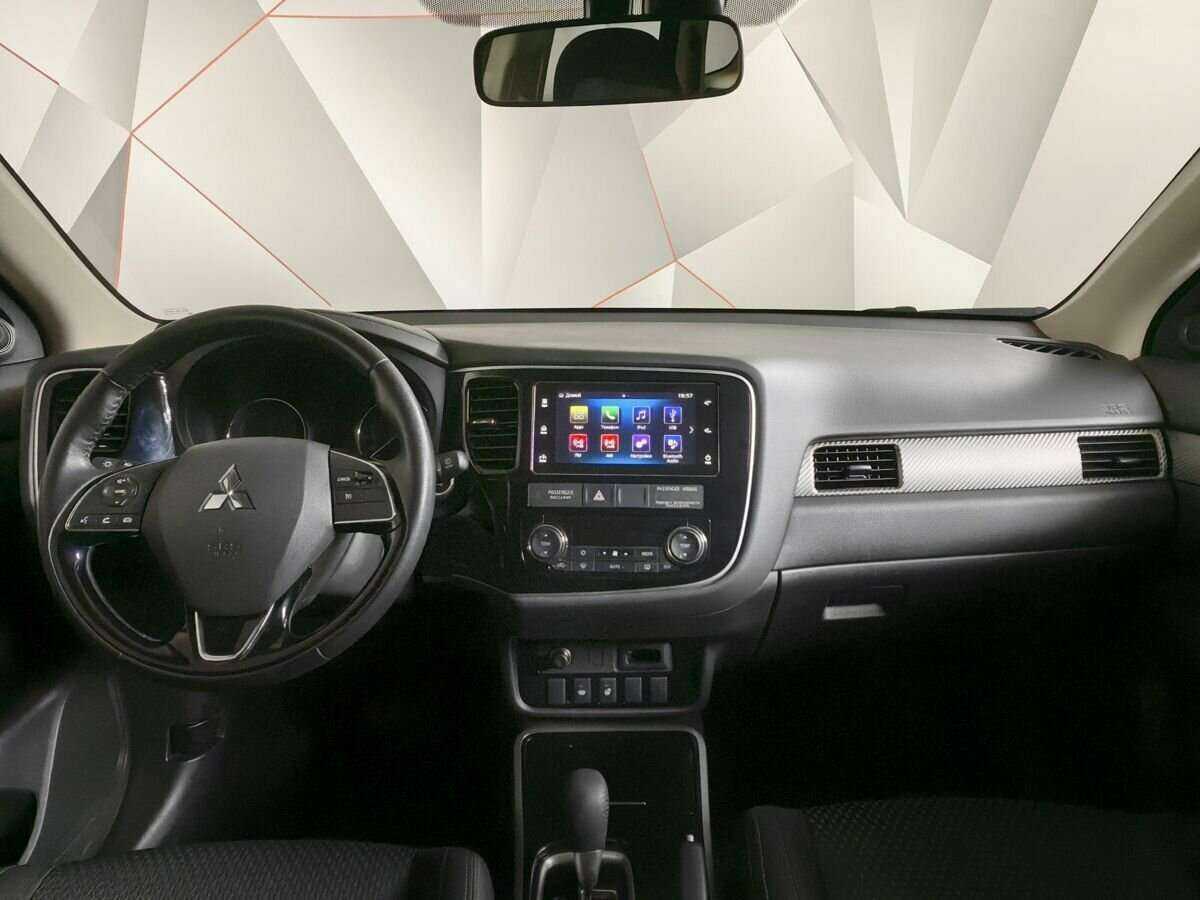 Mitsubishi Outlander 2018 года с пробегом. Фото: #9