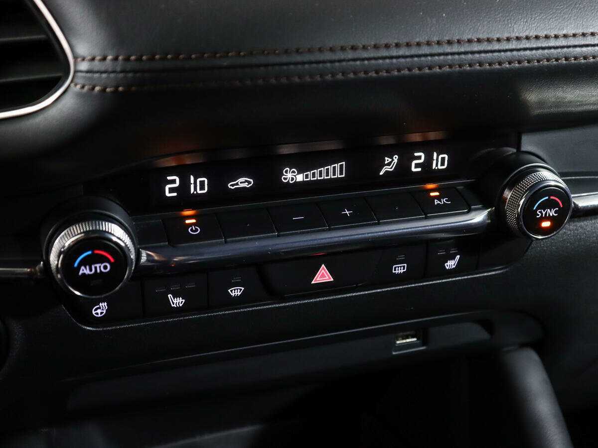 Mazda 3 2019 года с пробегом. Фото: #21