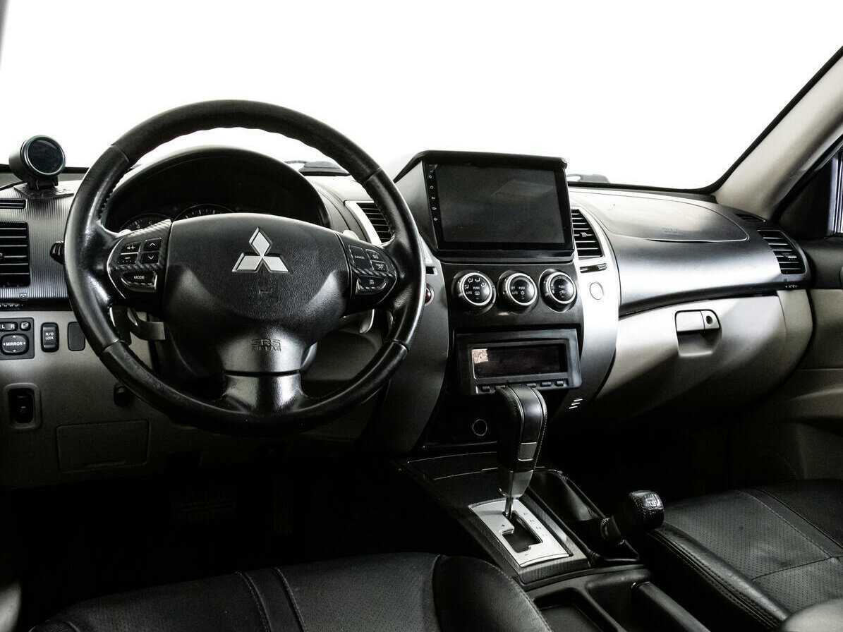 Mitsubishi Pajero Sport 2014 года с пробегом. Фото: #10