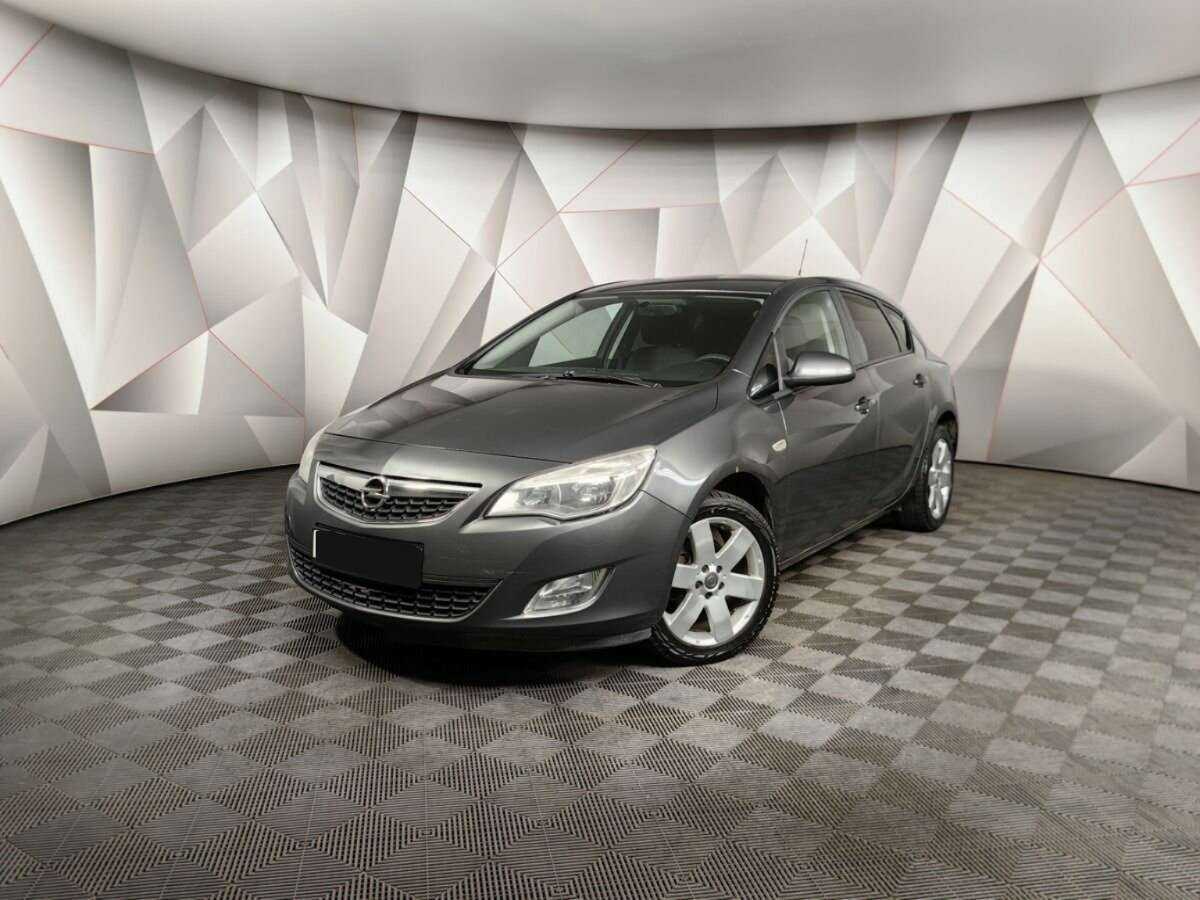 Opel Astra 2012 года с пробегом. Посмотреть фото