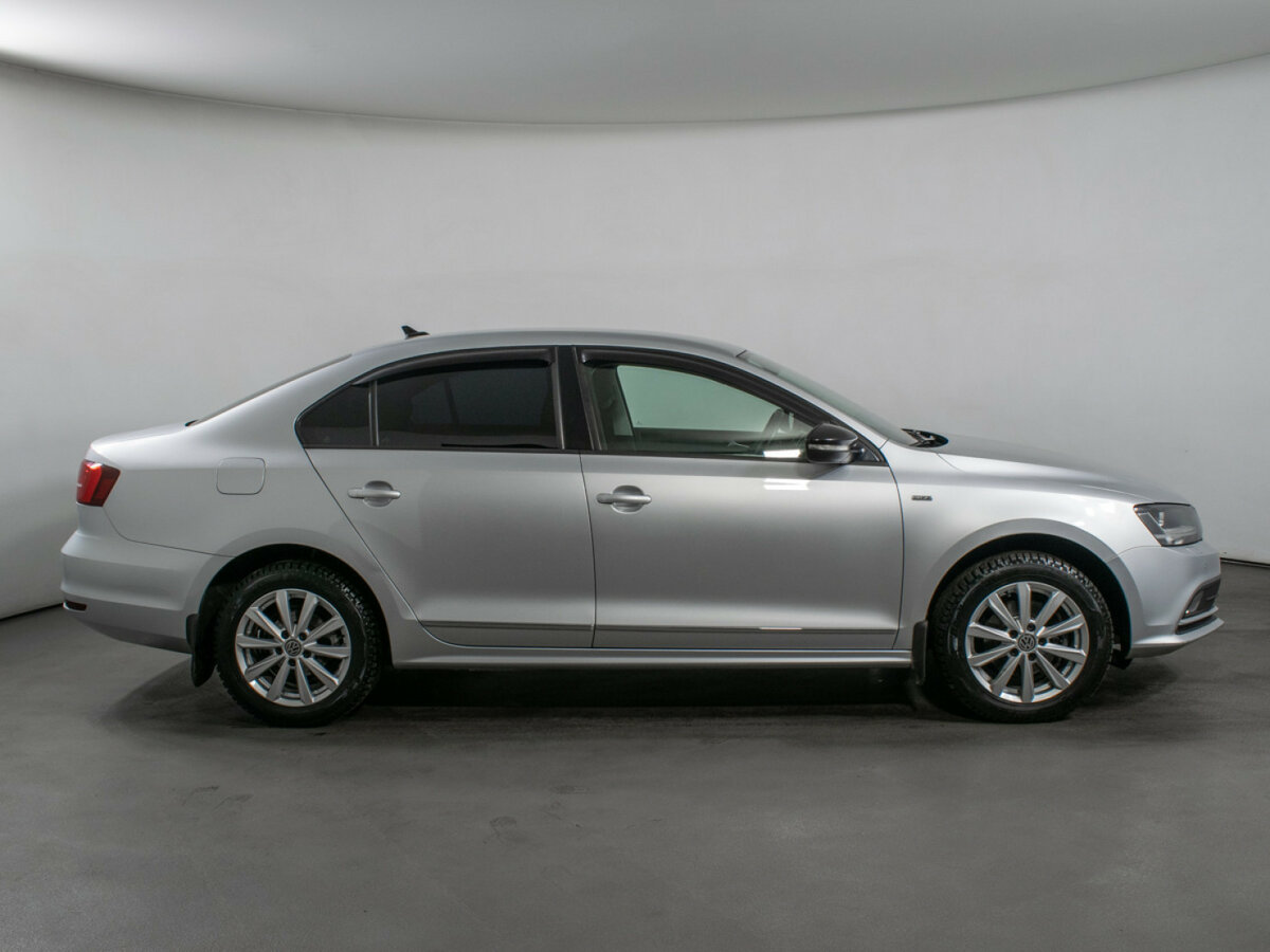 Volkswagen Jetta 2018 года с пробегом. Фото: #3