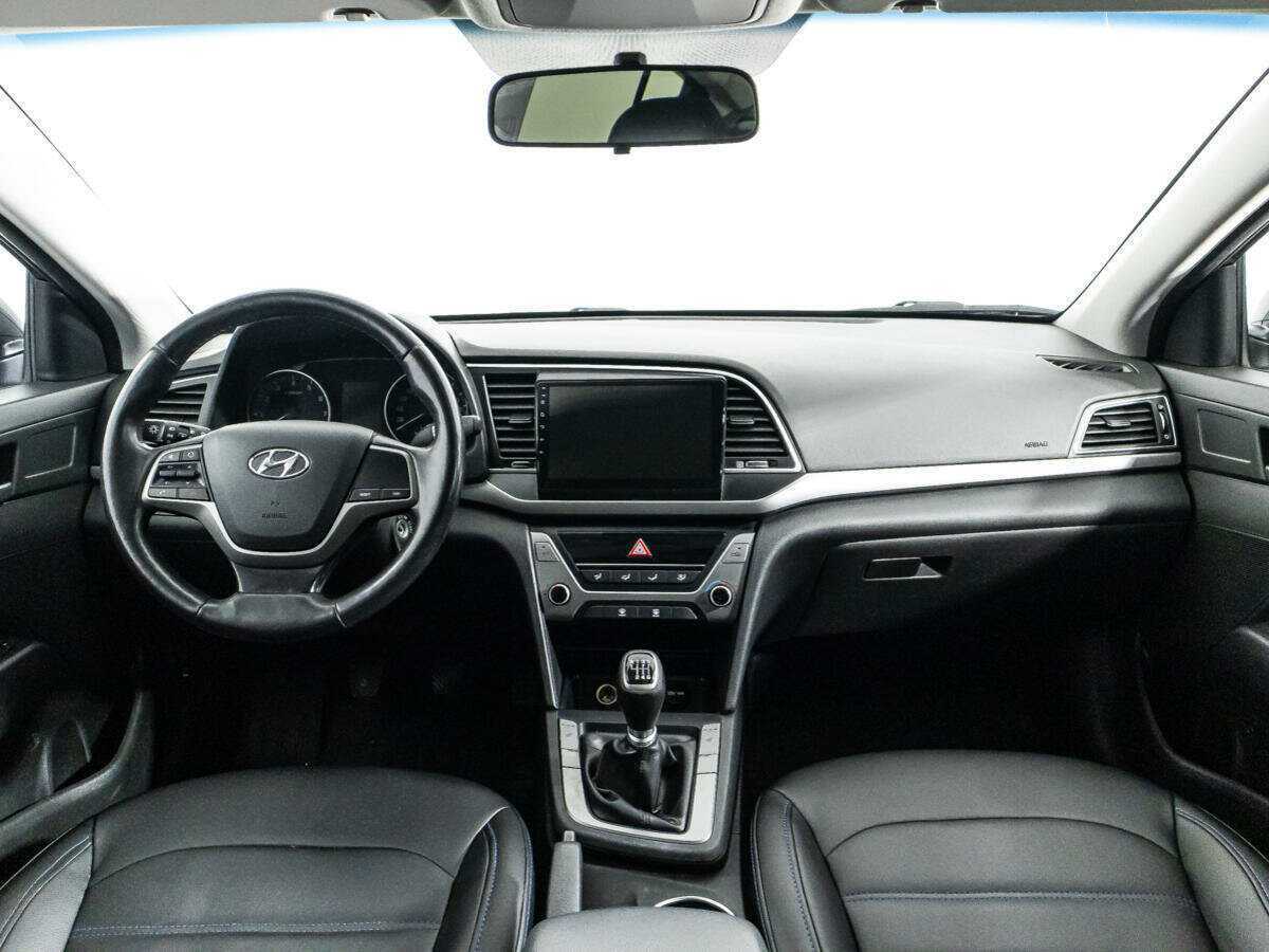 Hyundai Elantra 2017 года с пробегом. Фото: #12