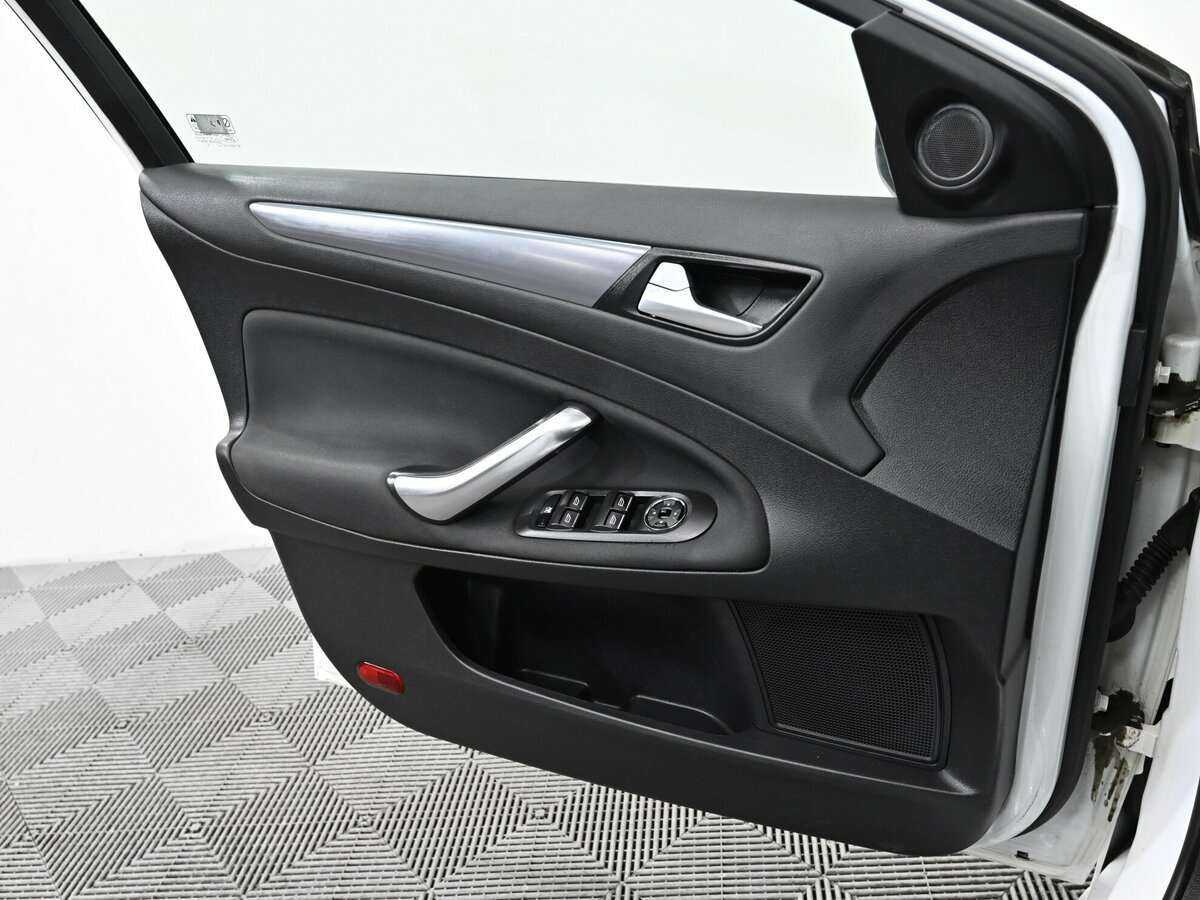 Ford Mondeo 2014 года с пробегом. Фото: #5