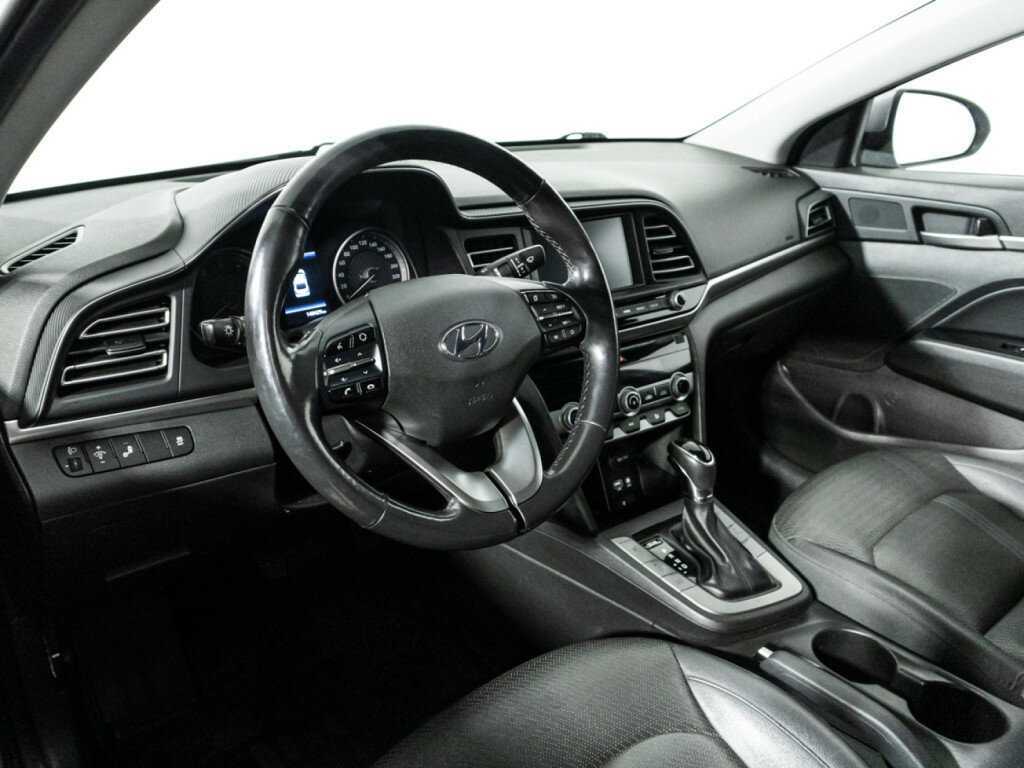 Hyundai Elantra 2019 года с пробегом. Фото: #10