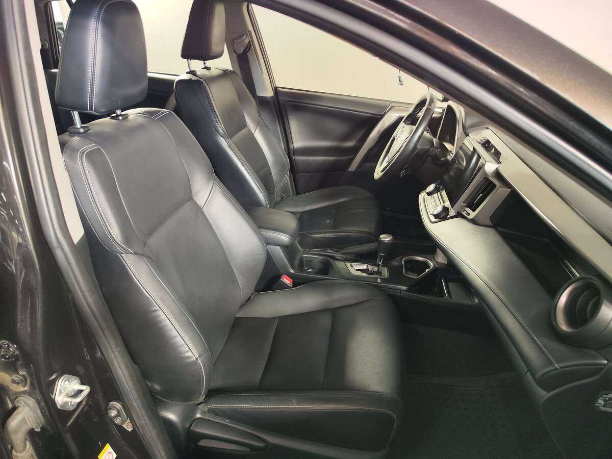 Toyota RAV4 2015 года с пробегом. Фото: #7