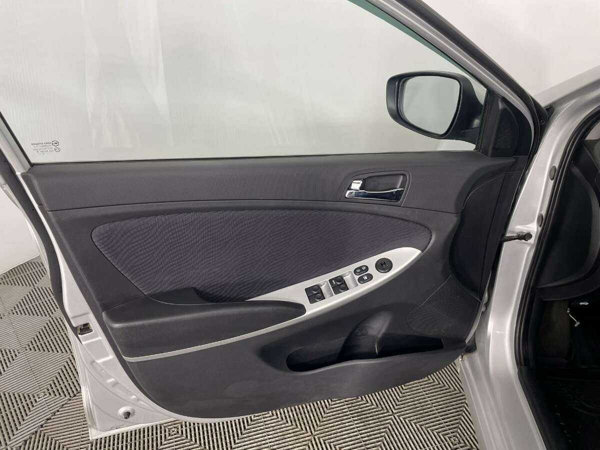 Hyundai Solaris 2012 года с пробегом. Фото: #7