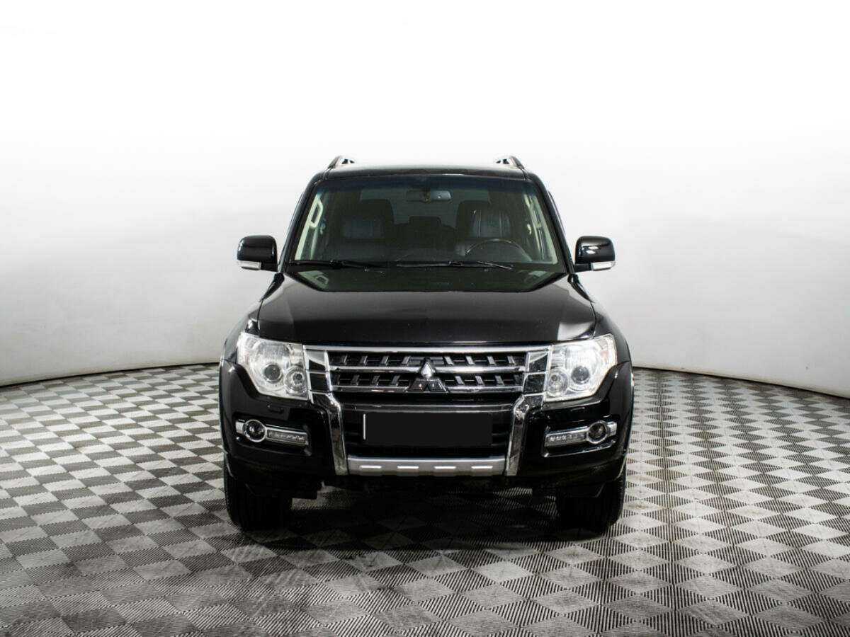 Mitsubishi Pajero 2015 года с пробегом. Фото: #1