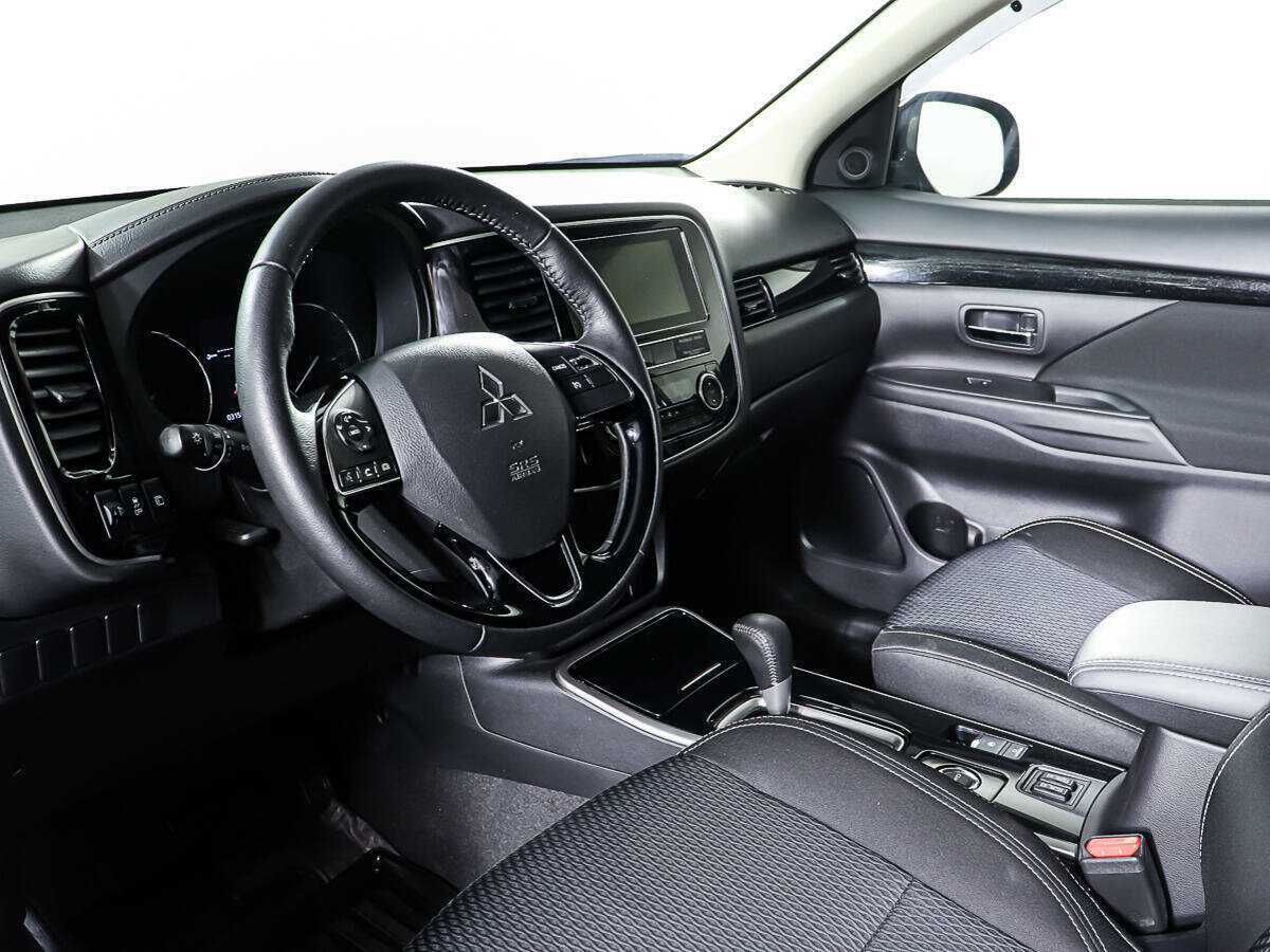 Mitsubishi Outlander 2020 года с пробегом. Фото: #12