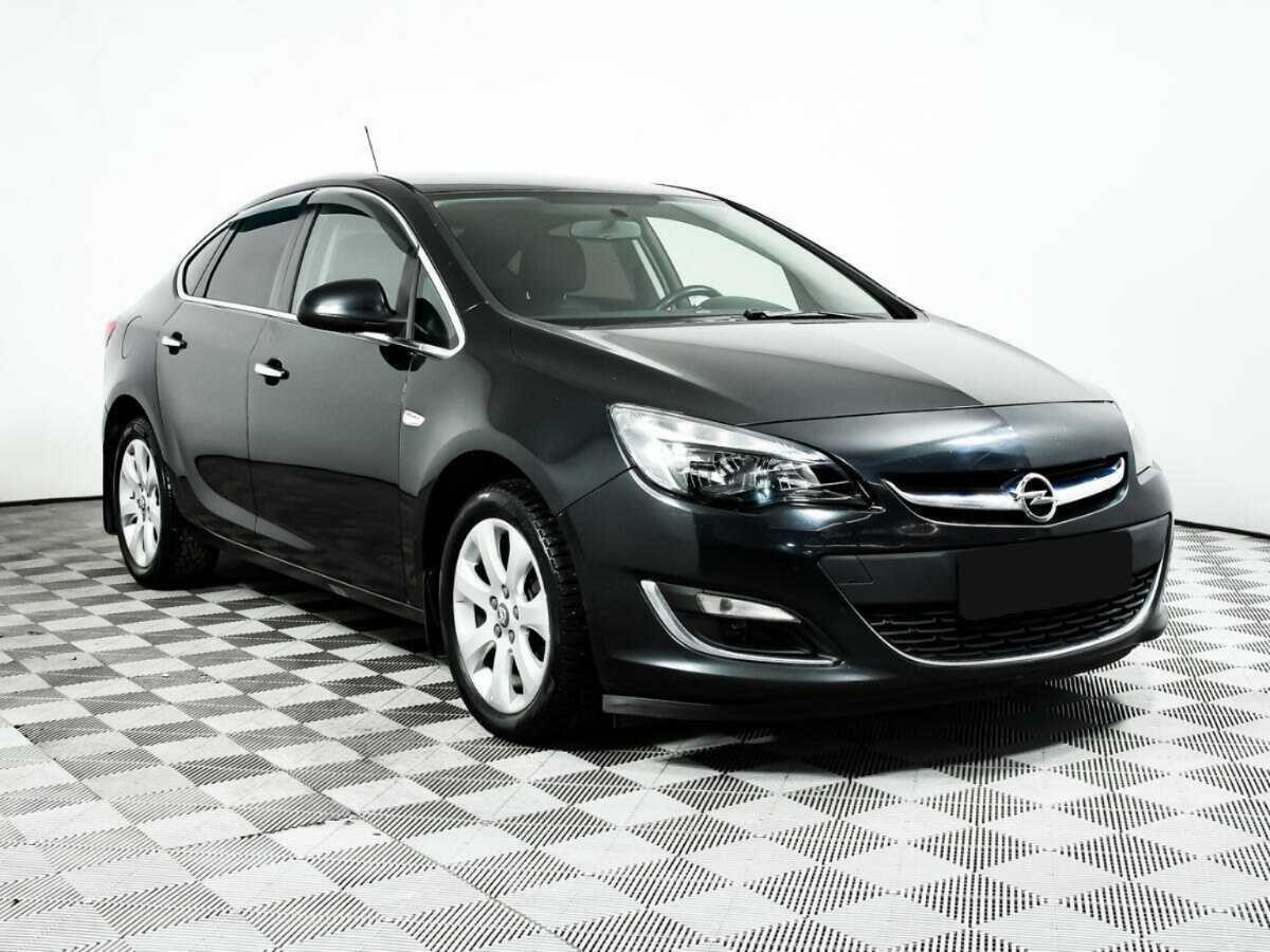 Opel Astra 2013 года с пробегом. Фото: #2