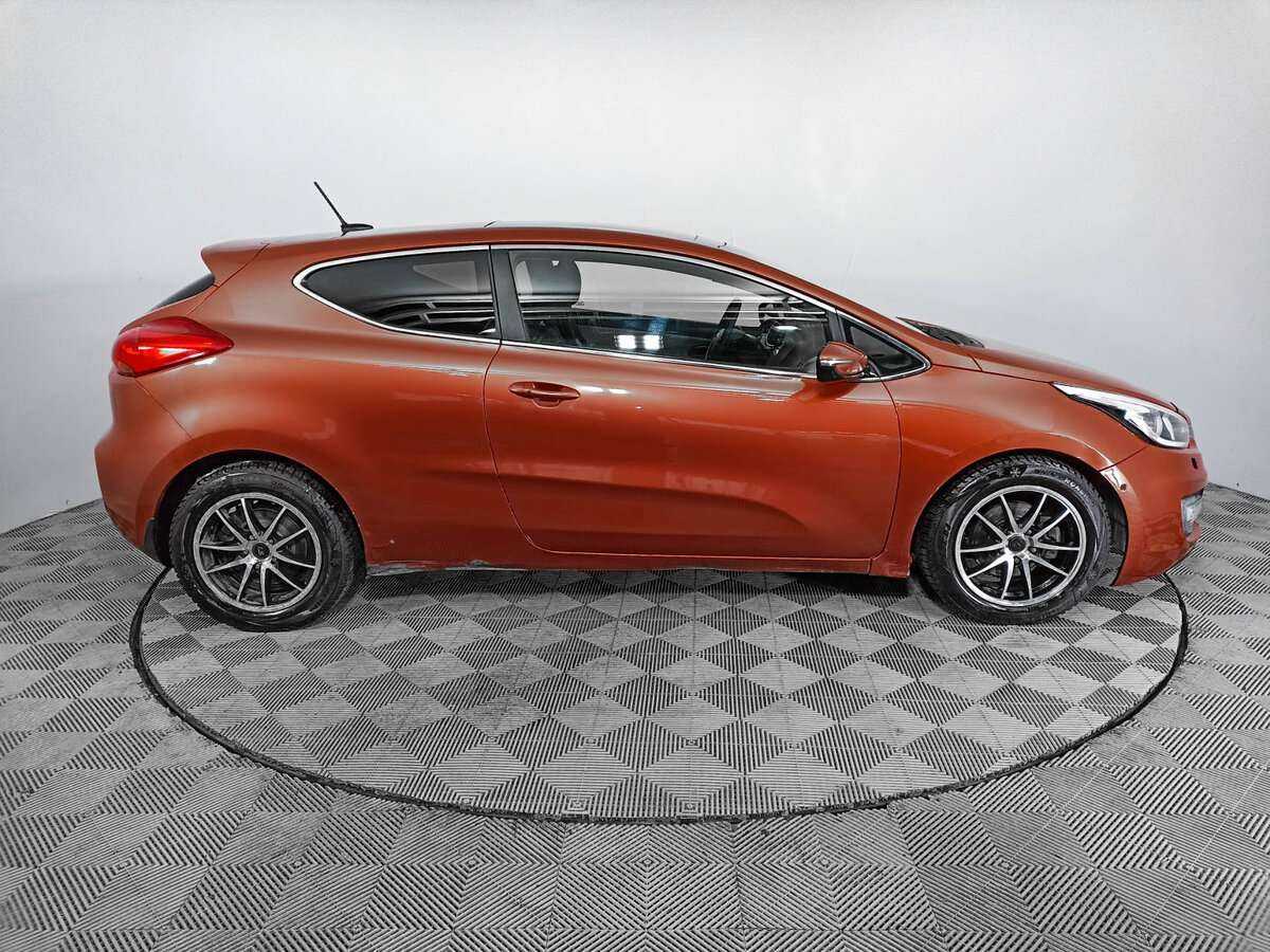 Kia Ceed 2013 года с пробегом. Фото: #3