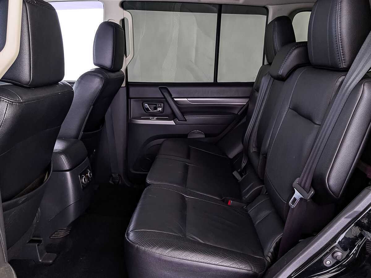 Mitsubishi Pajero 2013 года с пробегом. Фото: #17