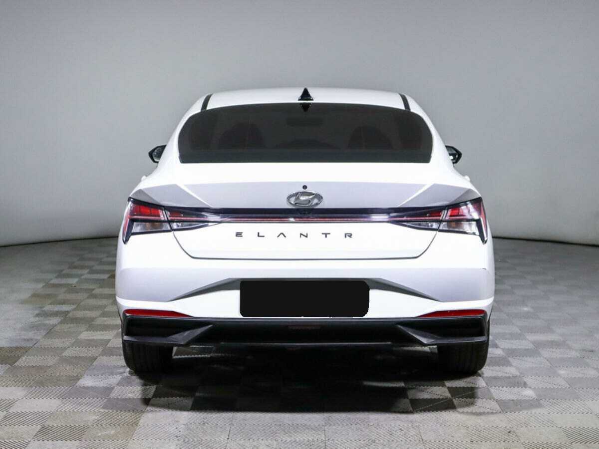 Hyundai Elantra 2021 года с пробегом. Фото: #5