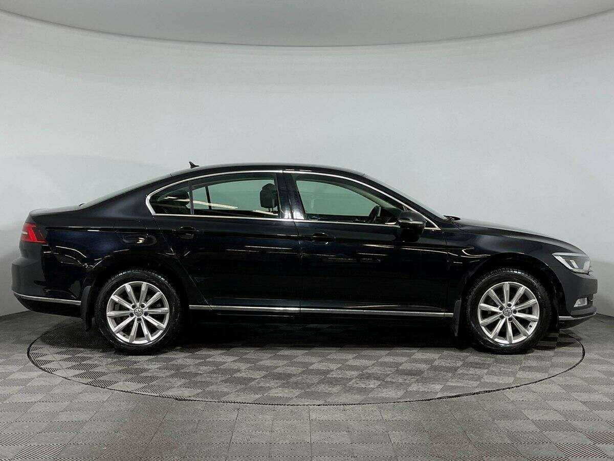 Volkswagen Passat 2017 года с пробегом. Фото: #3