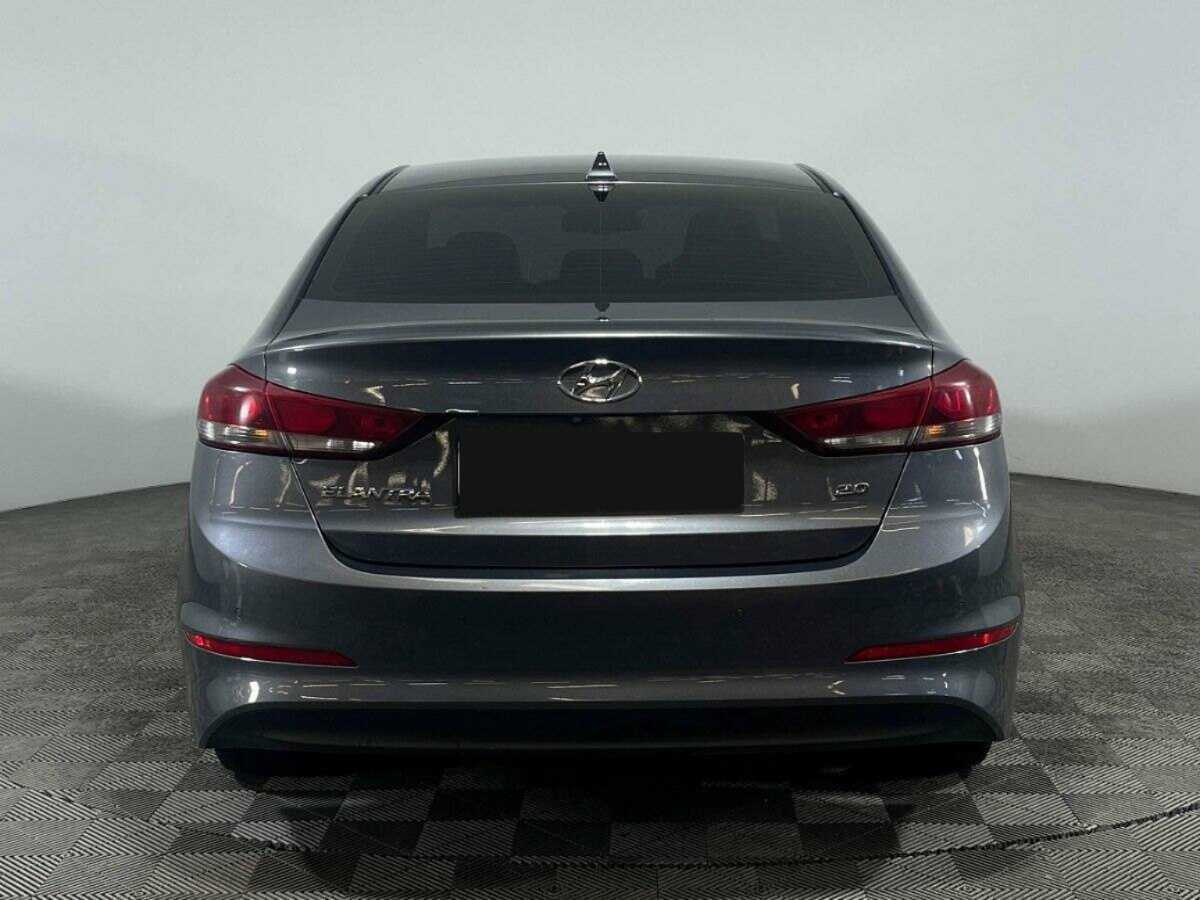 Hyundai Elantra 2018 года с пробегом. Фото: #5