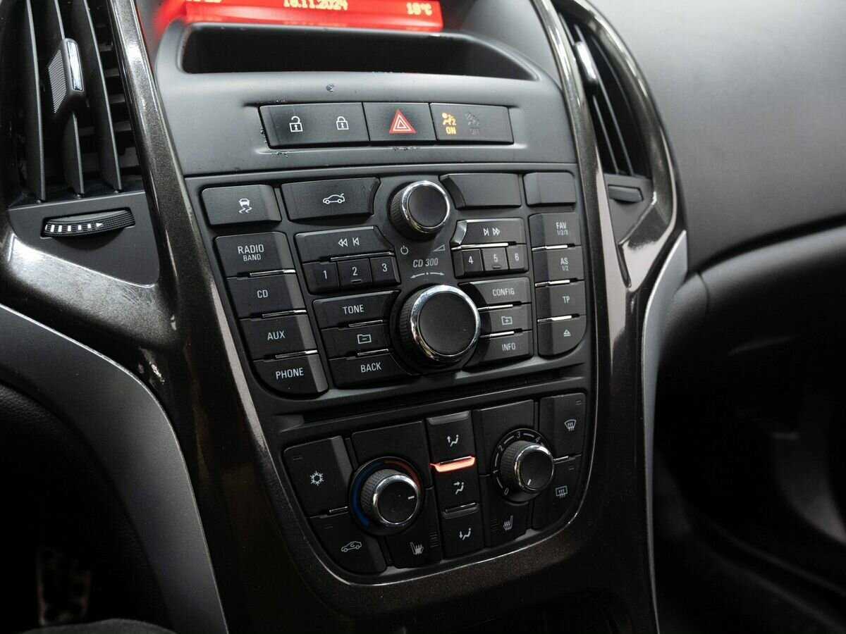 Opel Astra 2013 года с пробегом. Фото: #18